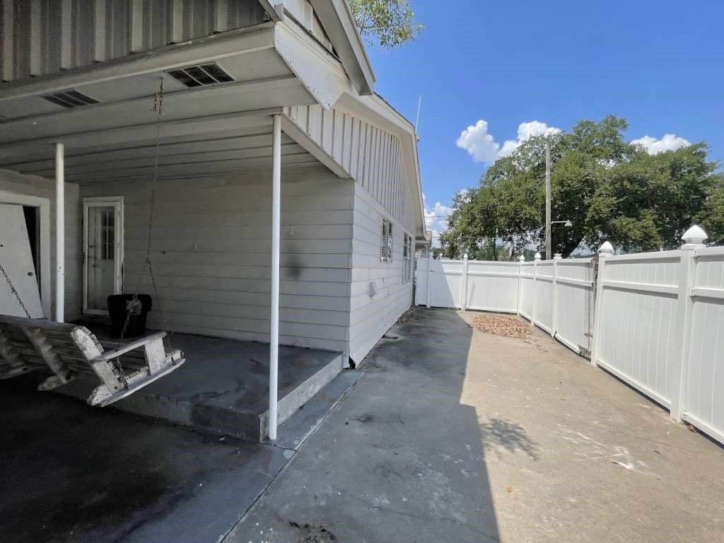 605 S Main Street 25 Property Photo 15