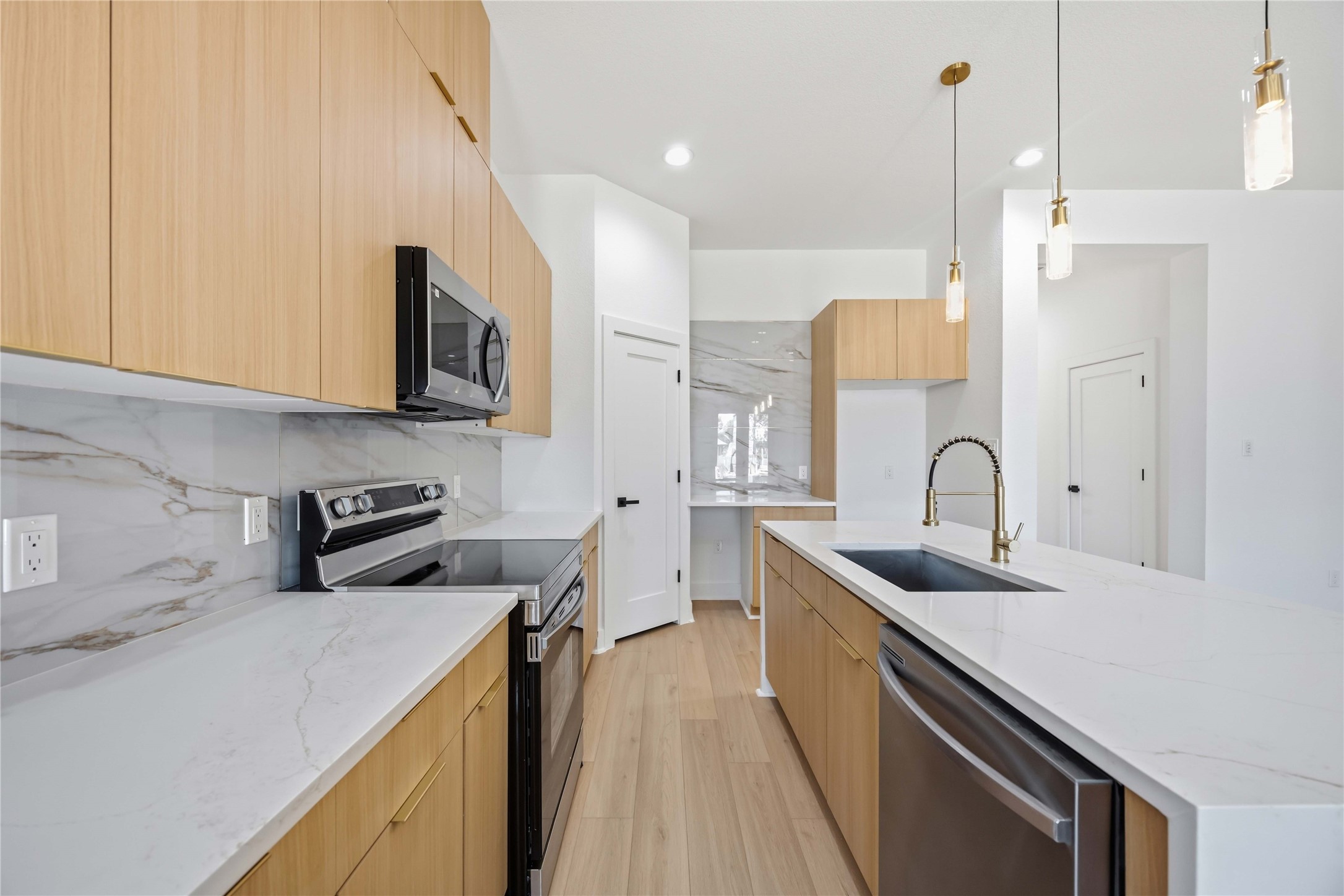 8421 Safeguard Street A/b Property Photo 6