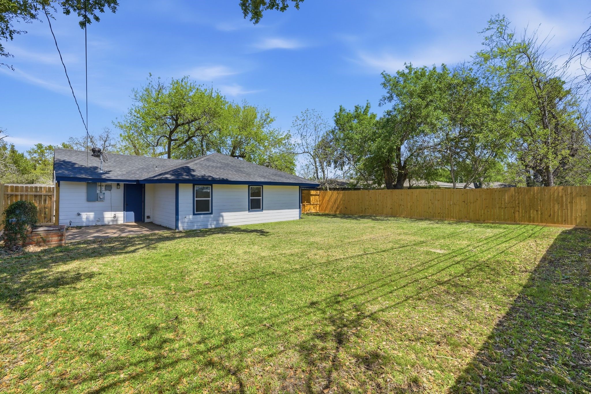 5962 Ridgeway Drive Property Photo 2