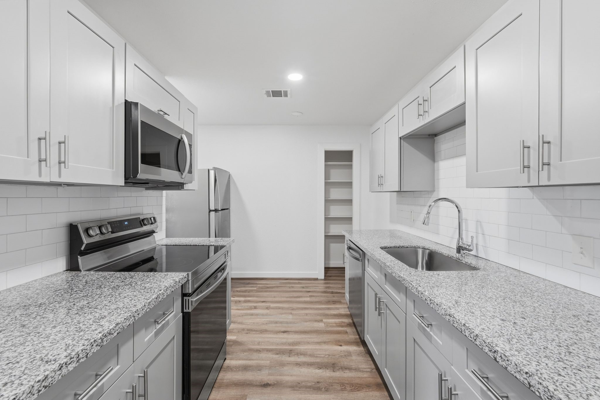 5962 Ridgeway Drive Property Photo 8