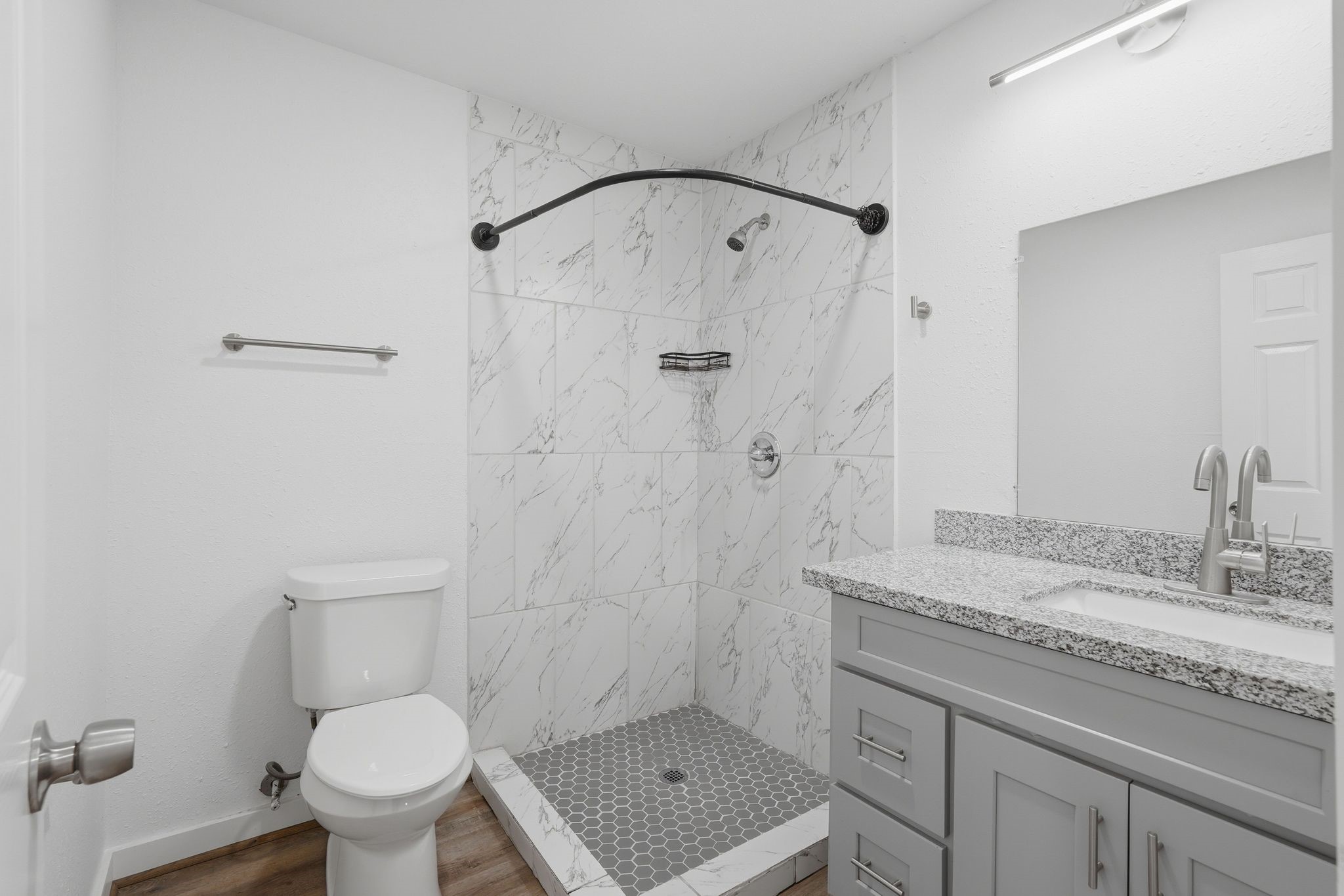 5962 Ridgeway Drive Property Photo 12