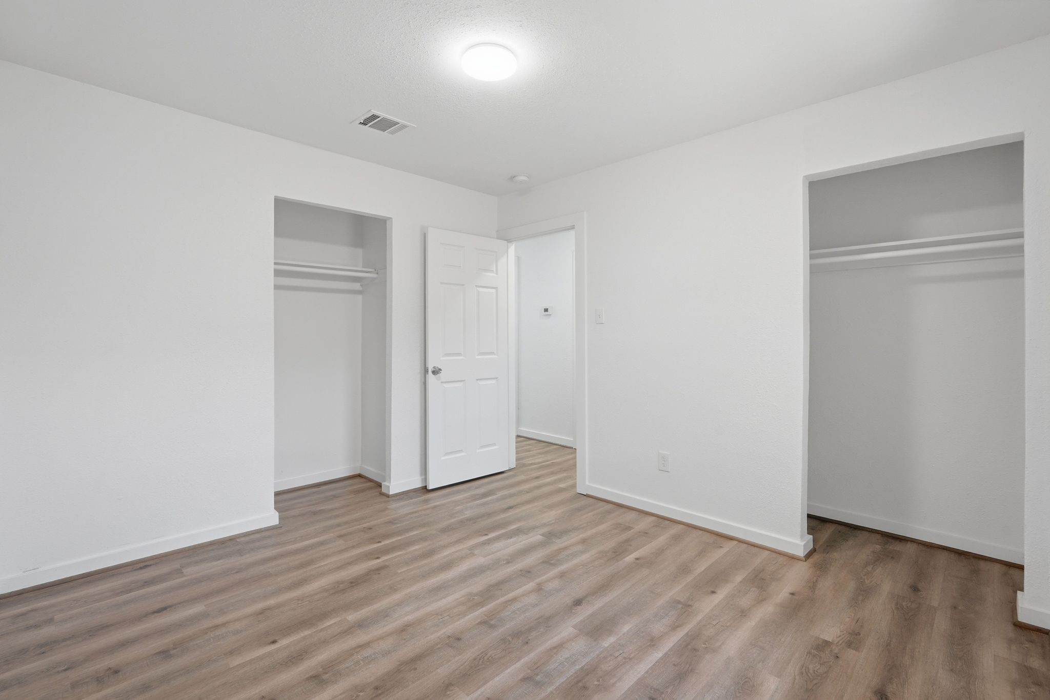 5962 Ridgeway Drive Property Photo 15