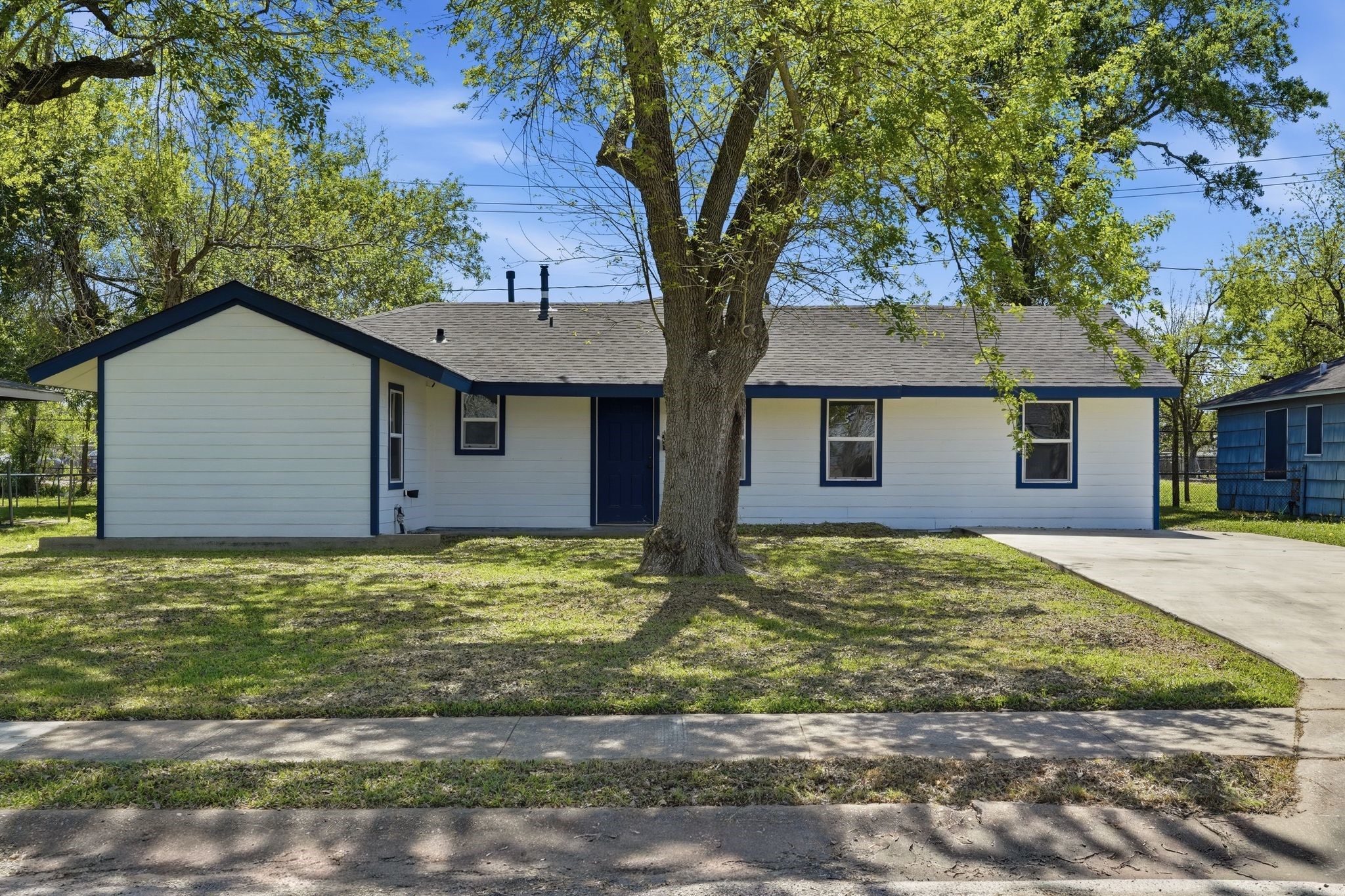 5962 Ridgeway Drive Property Photo 21