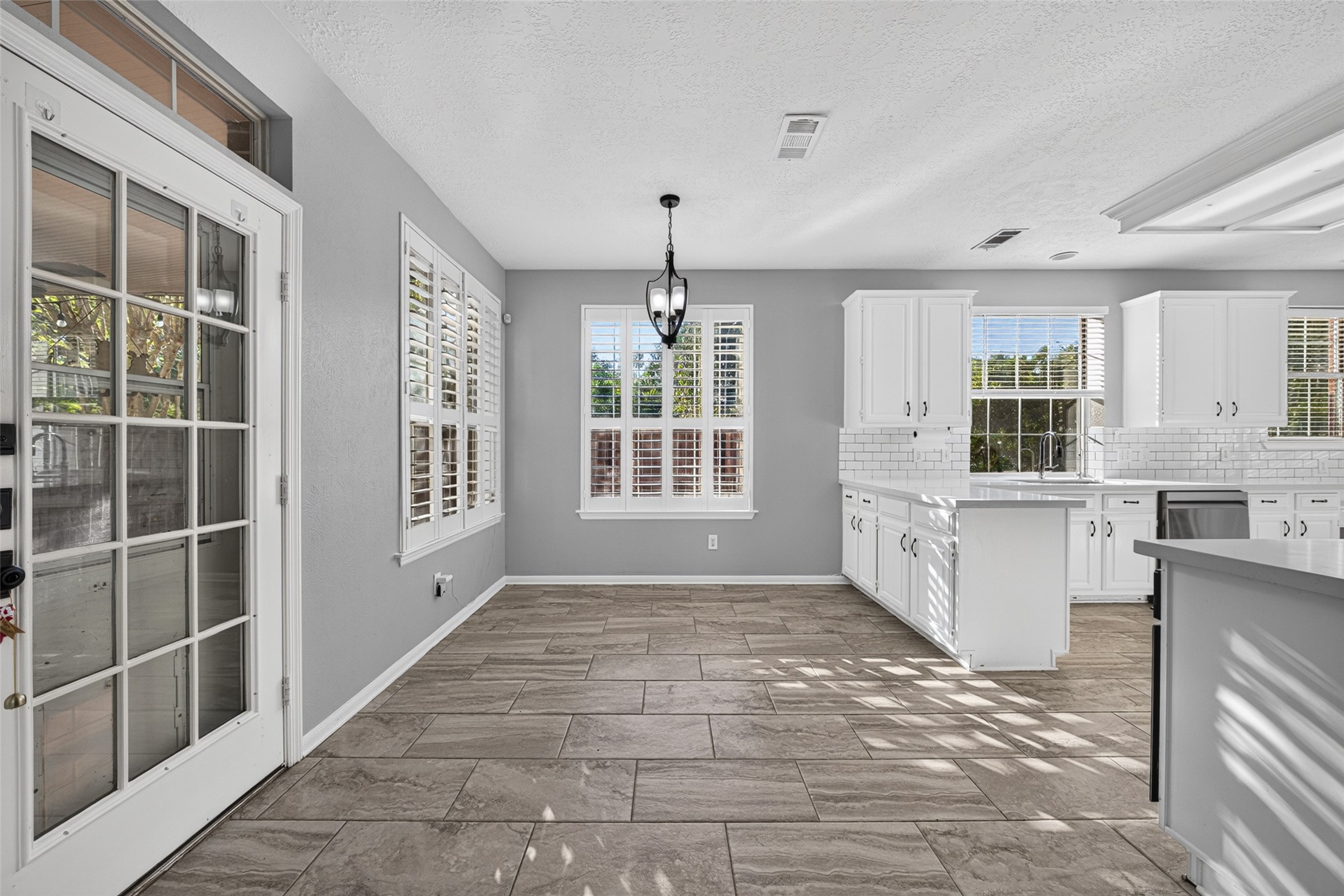 7406 Greatwood Grove Drive Property Photo 18