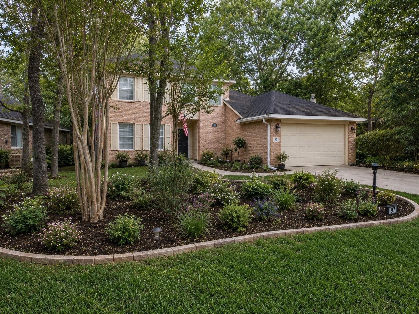 97 N Hollylaurel Circle Property Photo 8