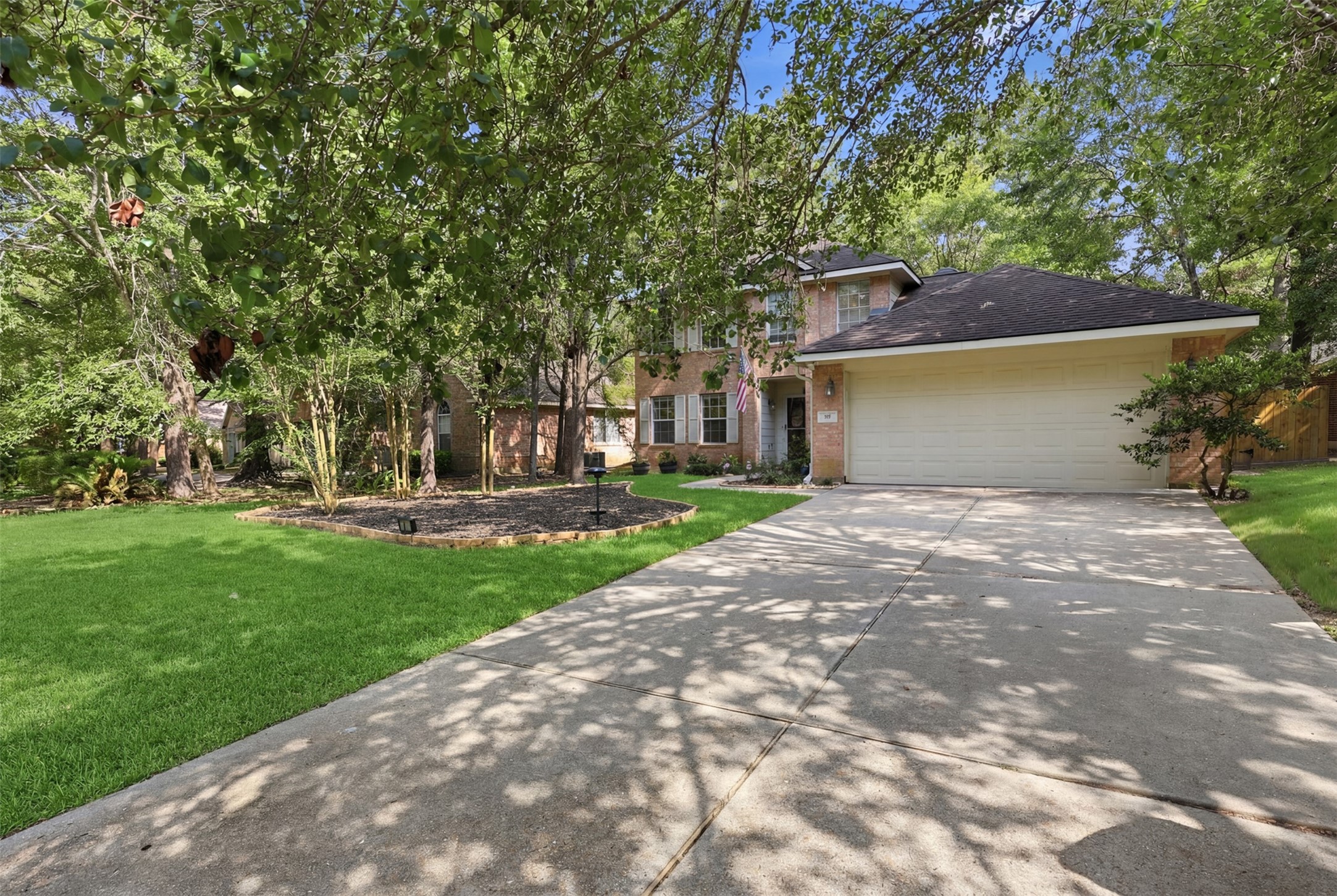 97 N Hollylaurel Circle Property Photo 13