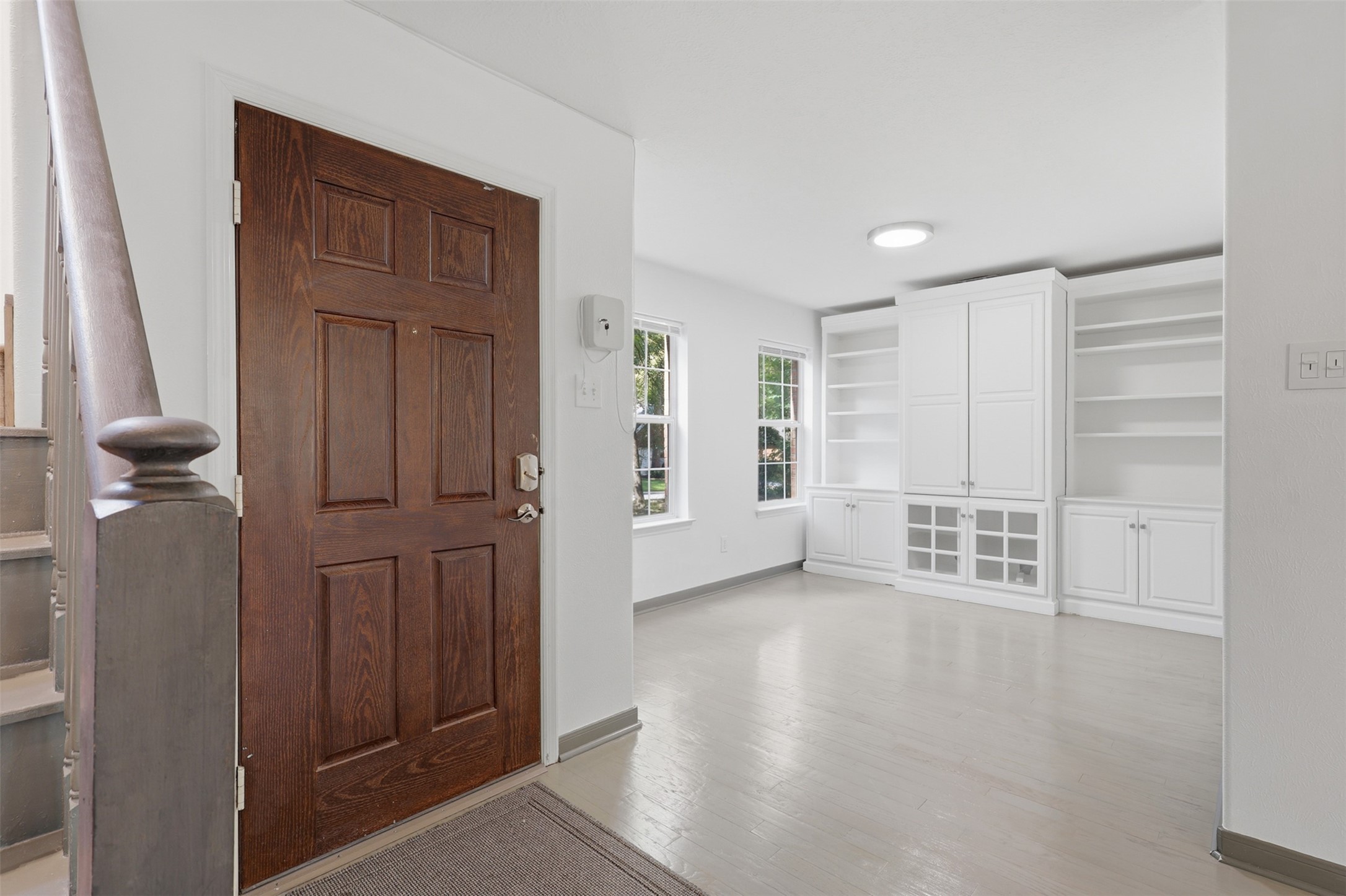 97 N Hollylaurel Circle Property Photo 14