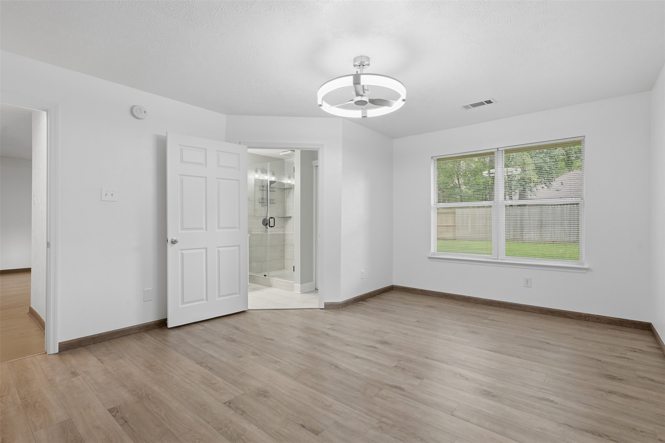 97 N Hollylaurel Circle Property Photo 27