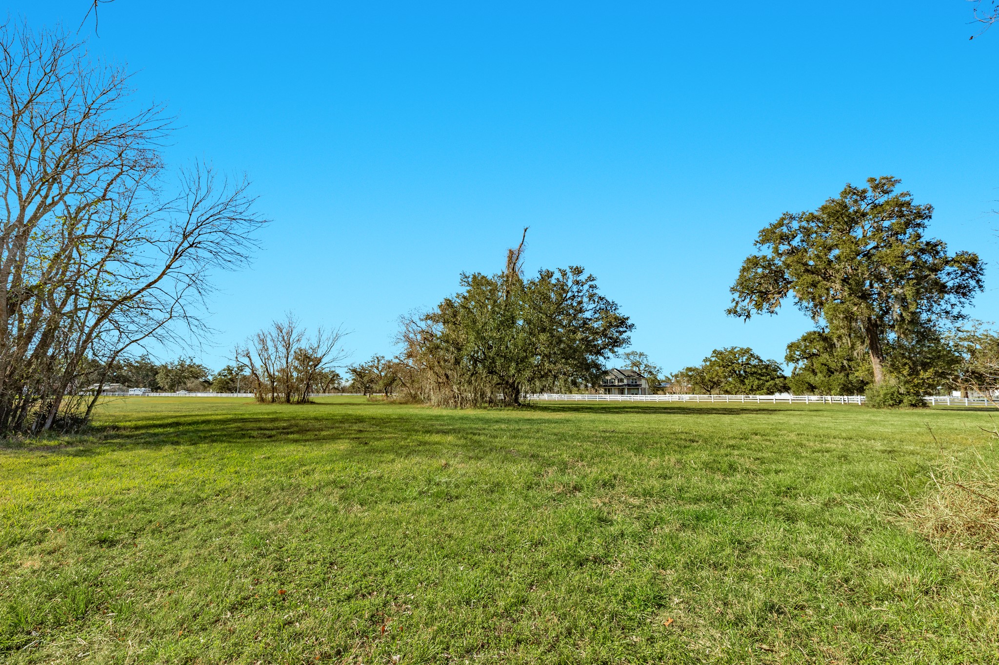 1119 Indian Ridge Property Photo 2