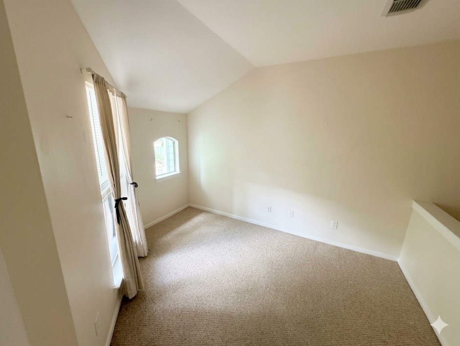 1253 W 17th Street Property Photo 11