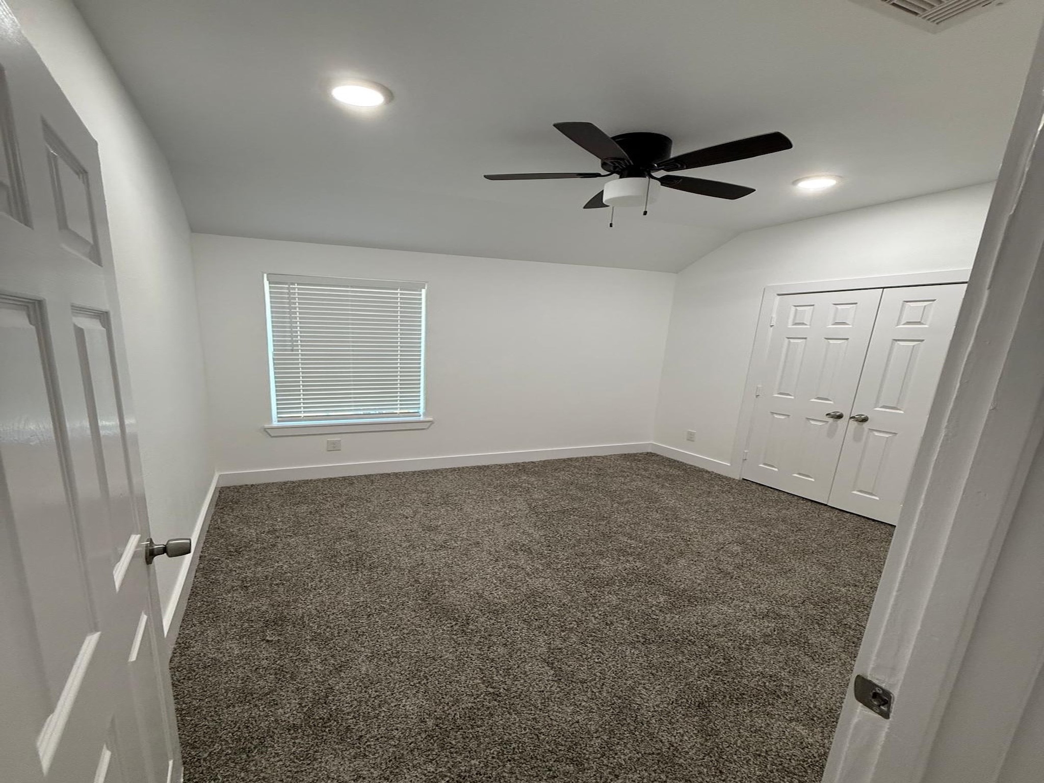 5224 Kendall Glen Court Property Photo 7