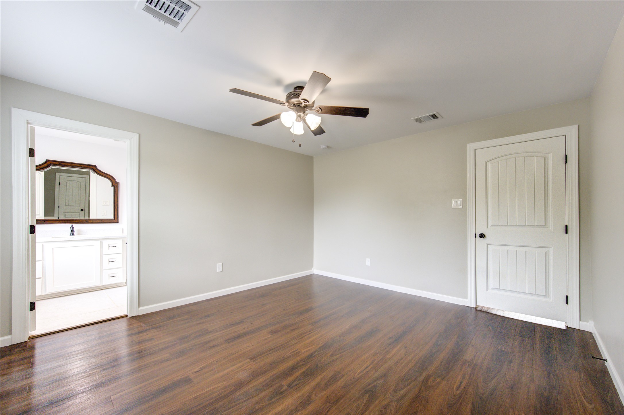 5915 Guyler Street Property Photo 5
