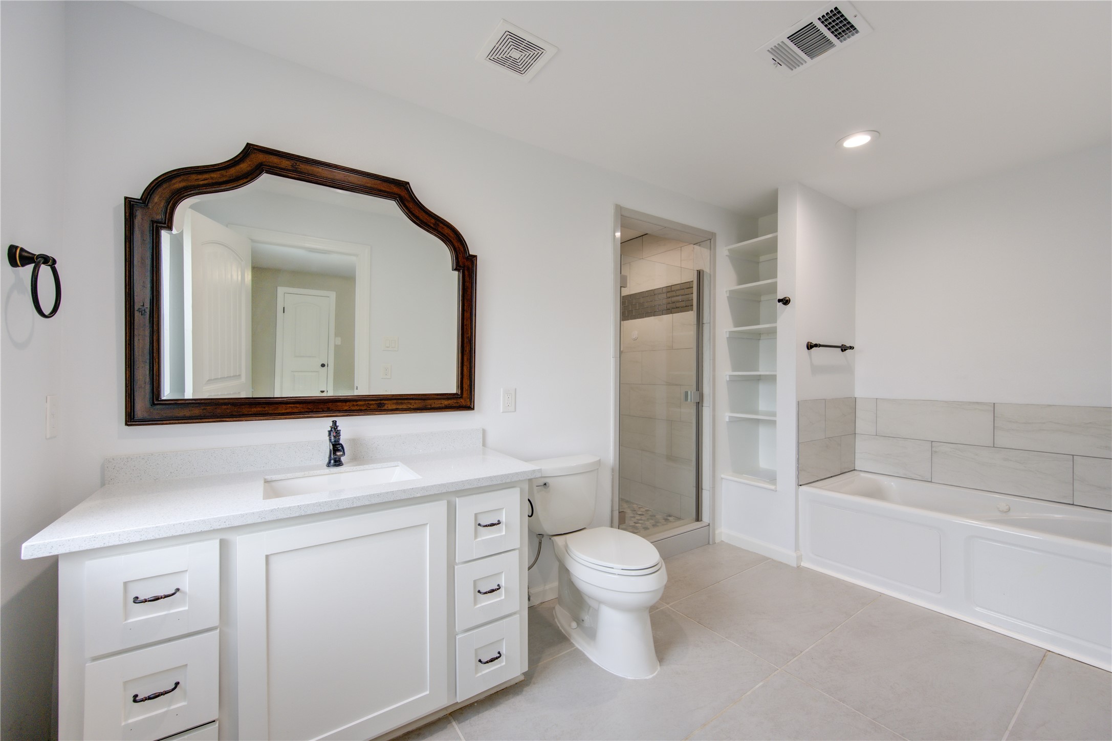 5915 Guyler Street Property Photo 12