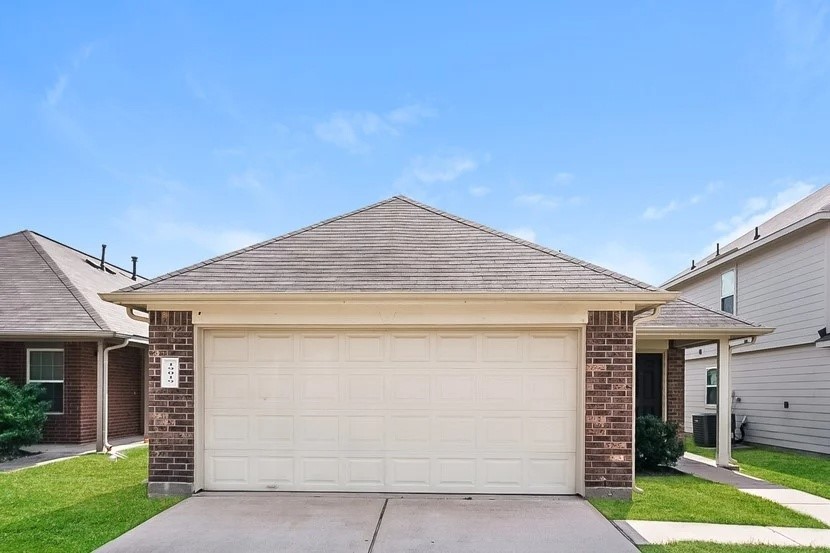 19019 Moynihan Drive Property Photo 2
