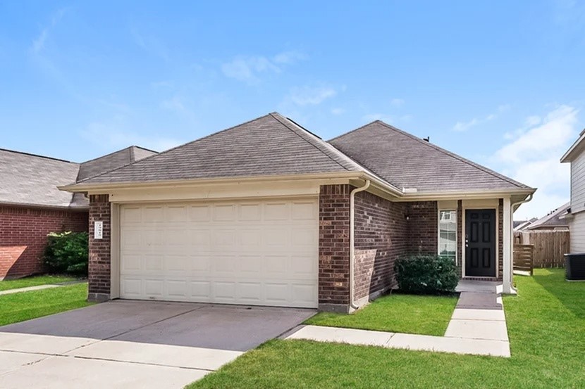 19019 Moynihan Drive Property Photo 3