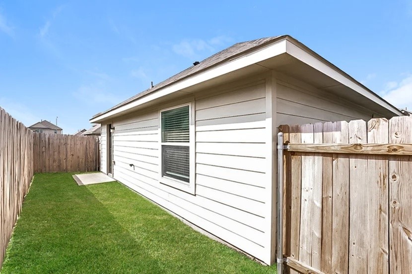 19019 Moynihan Drive Property Photo 4