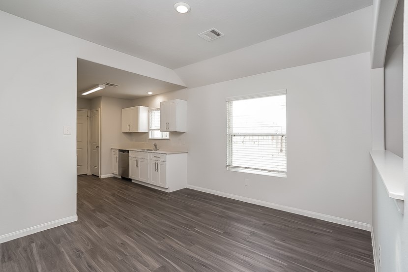 19019 Moynihan Drive Property Photo 7