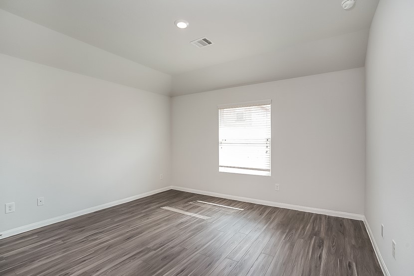 19019 Moynihan Drive Property Photo 11