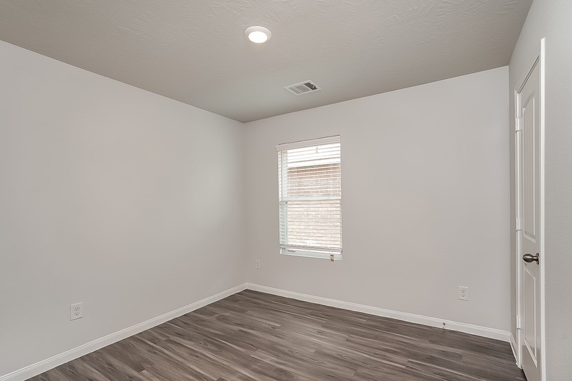 19019 Moynihan Drive Property Photo 14