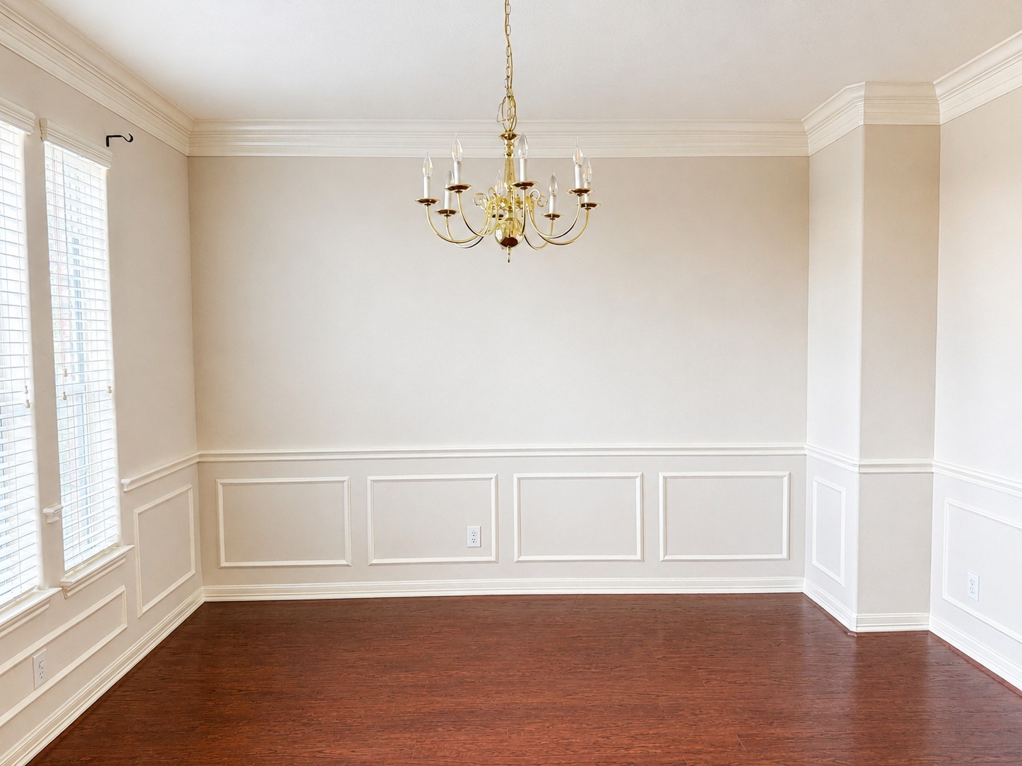 3002 Flintwood Drive Property Photo 4