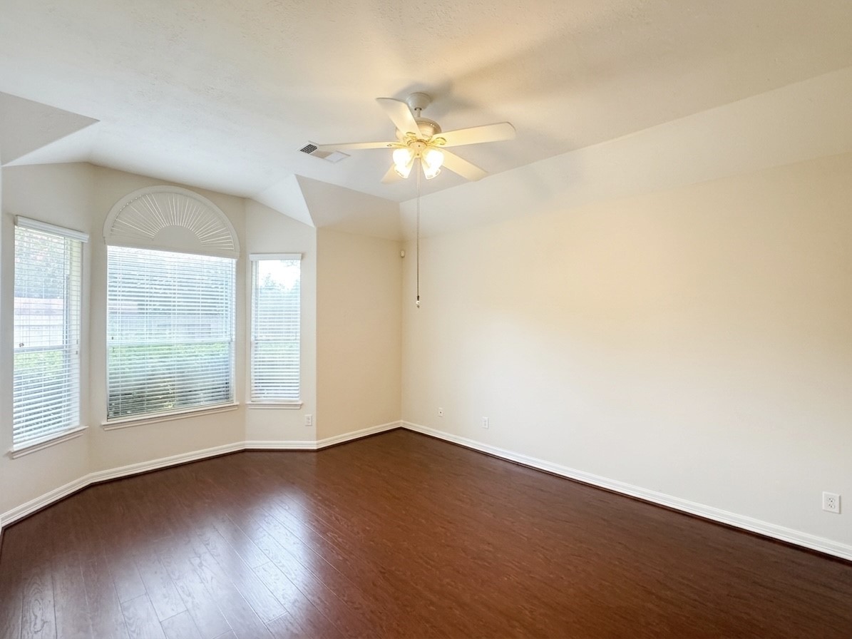 3002 Flintwood Drive Property Photo 7