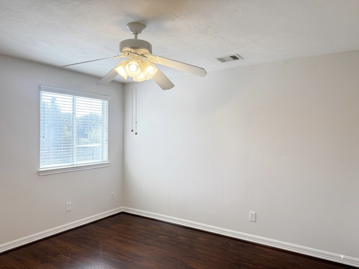 3002 Flintwood Drive Property Photo 10