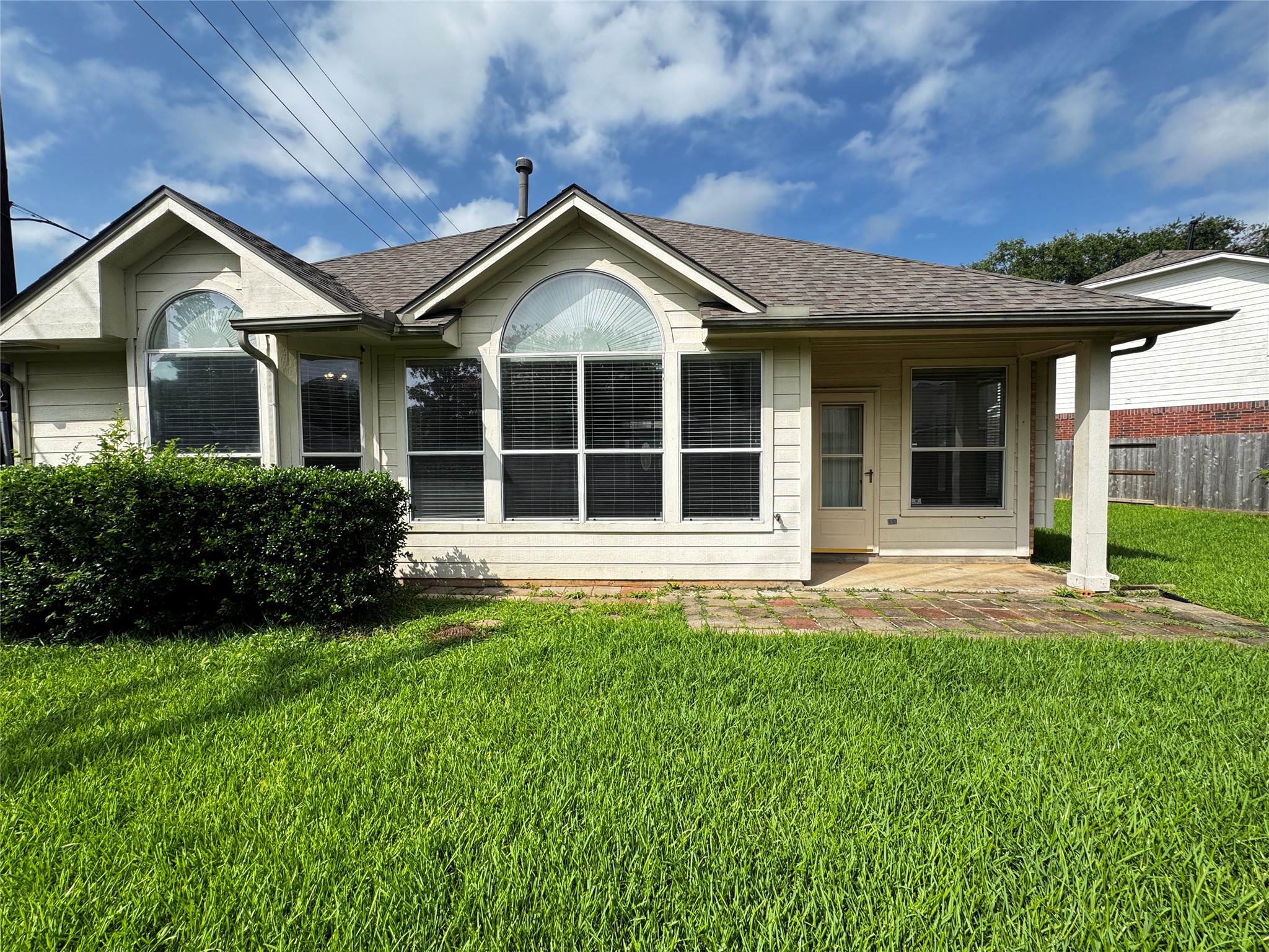 3002 Flintwood Drive Property Photo 14