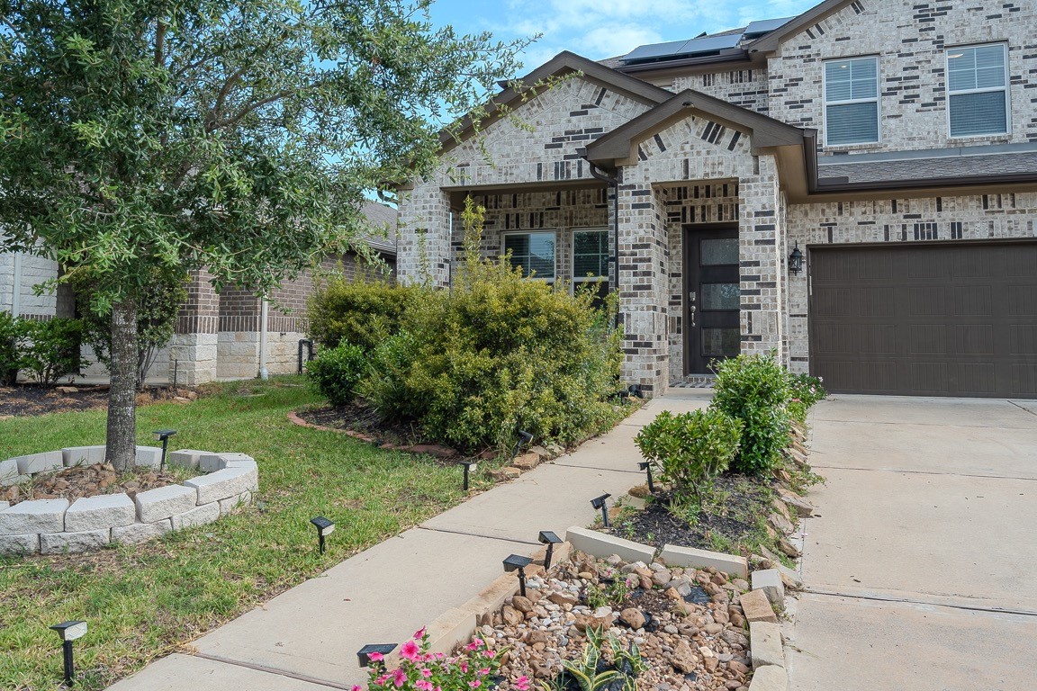 24714 Alaiga Glen Drive Property Photo 2