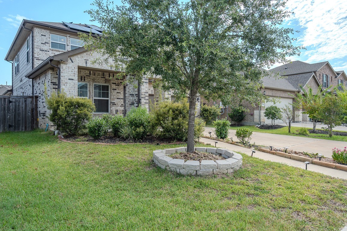 24714 Alaiga Glen Drive Property Photo 3