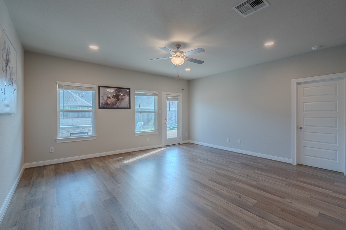 24714 Alaiga Glen Drive Property Photo 5