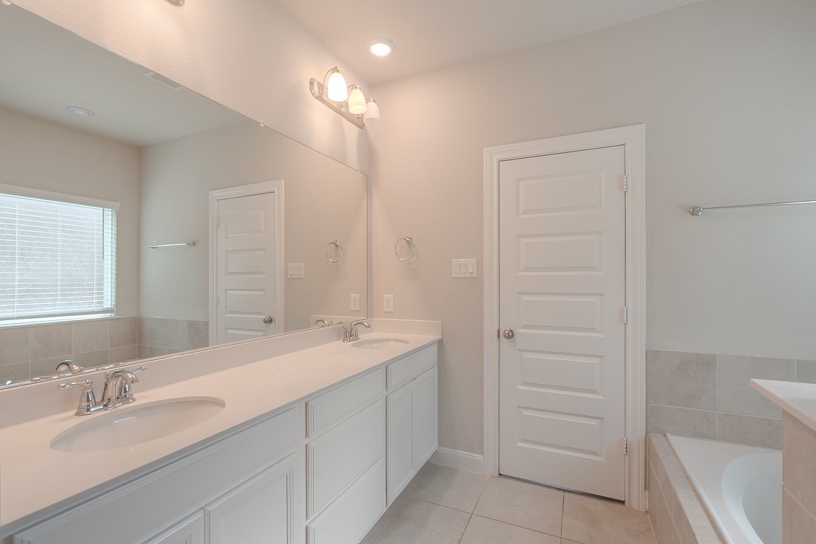 24714 Alaiga Glen Drive Property Photo 14