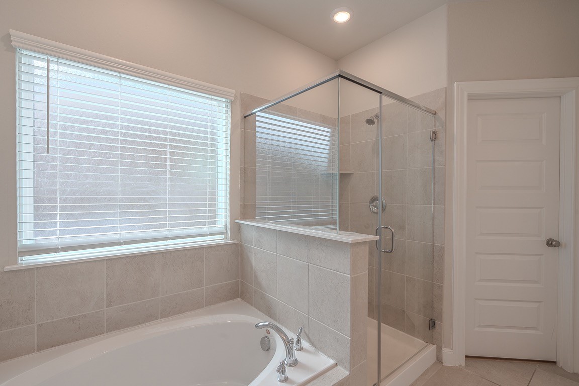 24714 Alaiga Glen Drive Property Photo 15