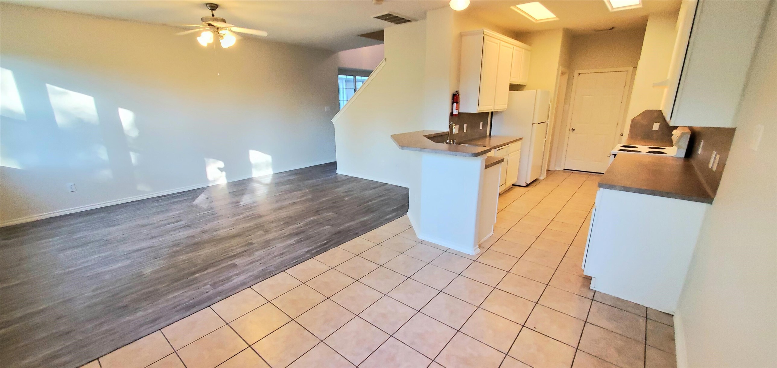 13043 Peppergate Lane Property Photo 2