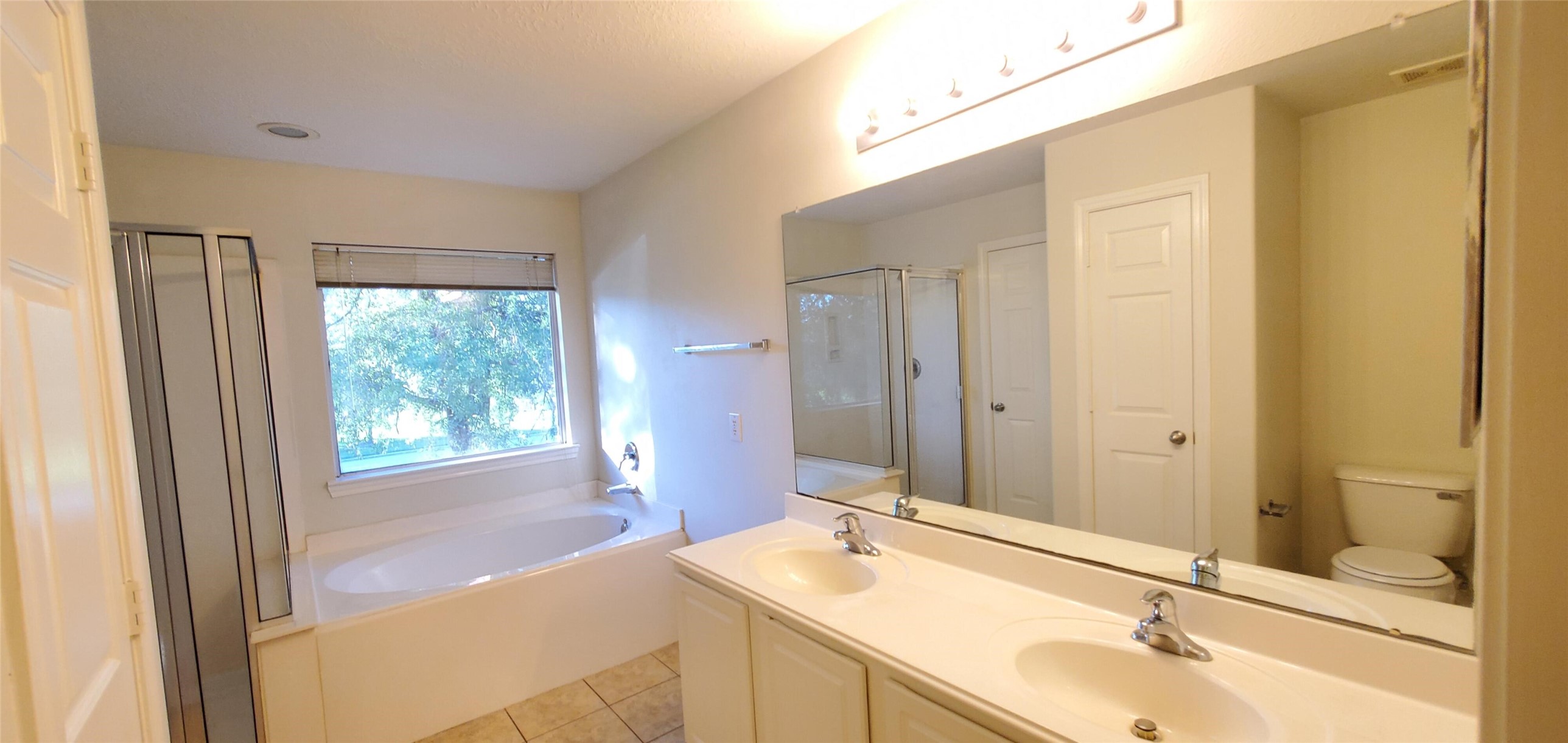 13043 Peppergate Lane Property Photo 6
