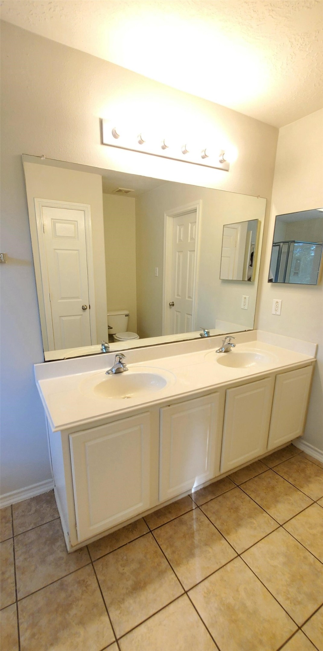 13043 Peppergate Lane Property Photo 7
