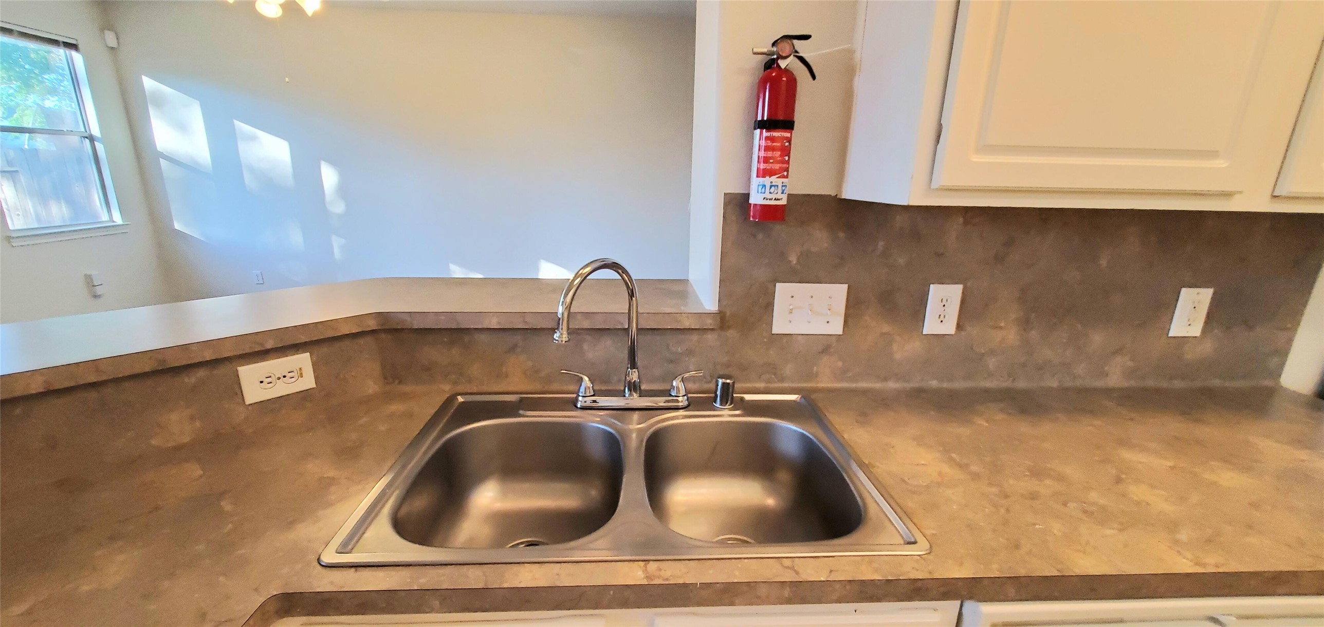 13043 Peppergate Lane Property Photo 10