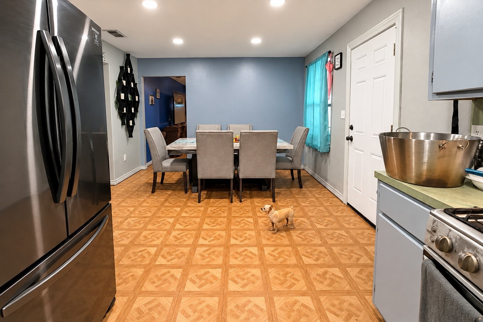 513 Santa Monica Street Property Photo 4