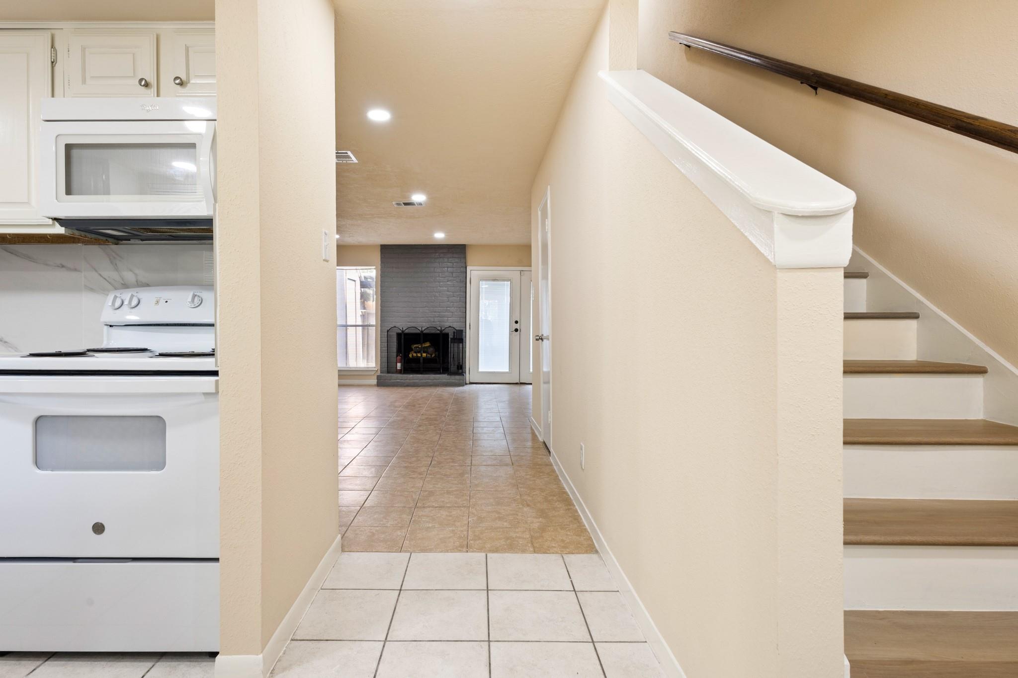 5921 Arncliffe Drive 5921 Property Photo 3