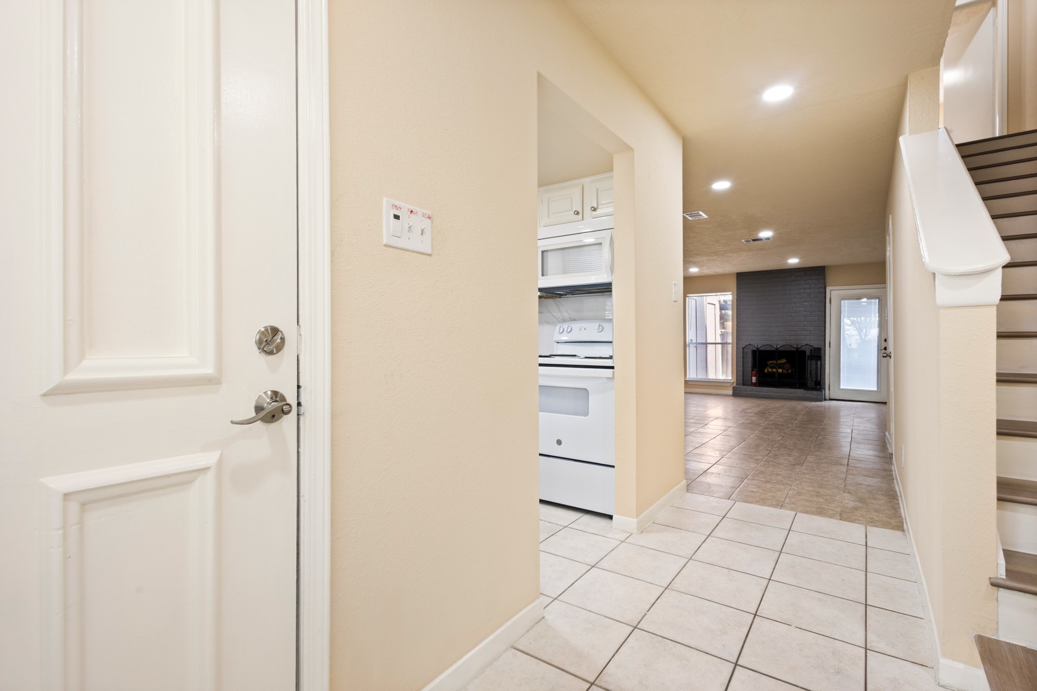 5921 Arncliffe Drive 5921 Property Photo 6