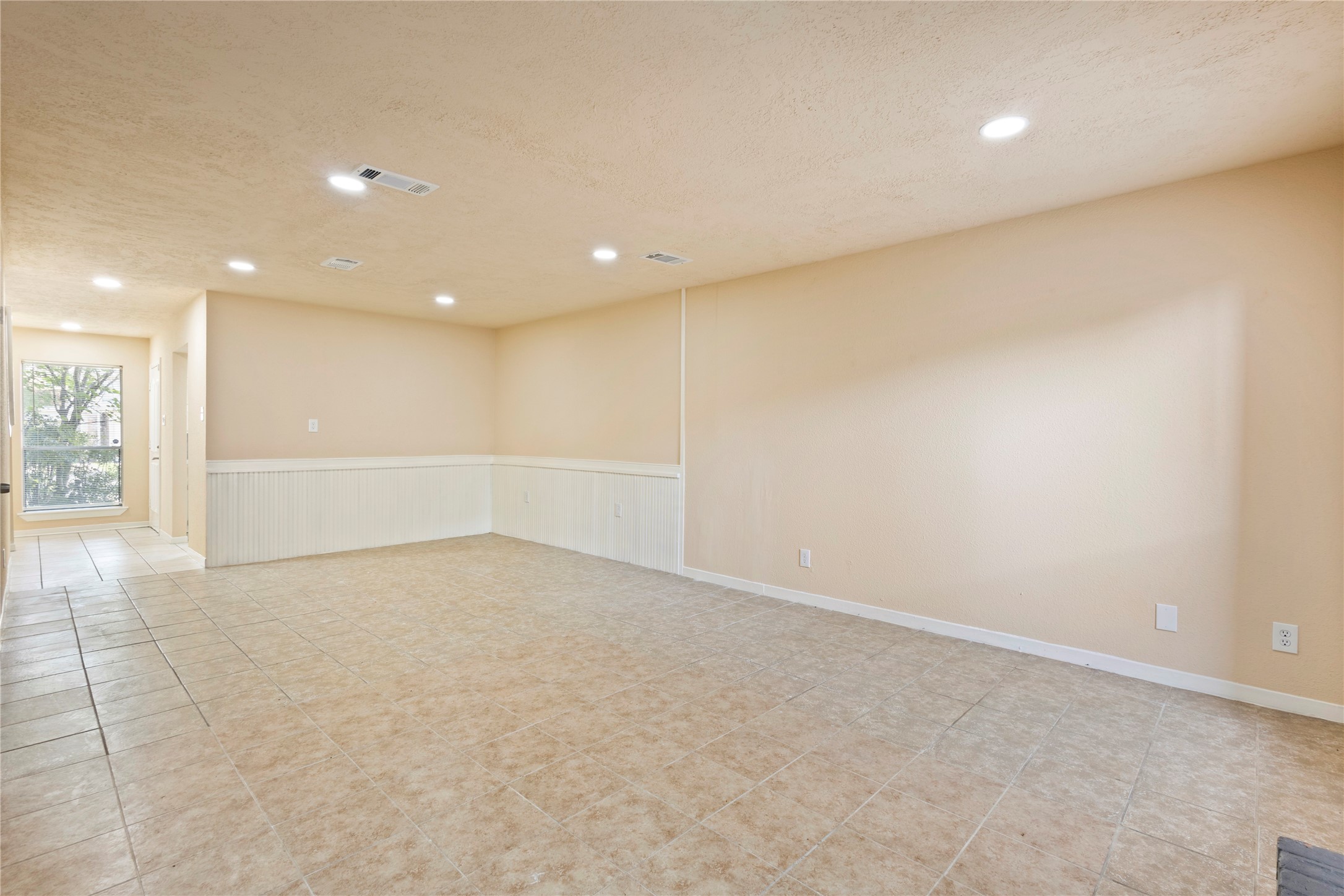 5921 Arncliffe Drive 5921 Property Photo 9