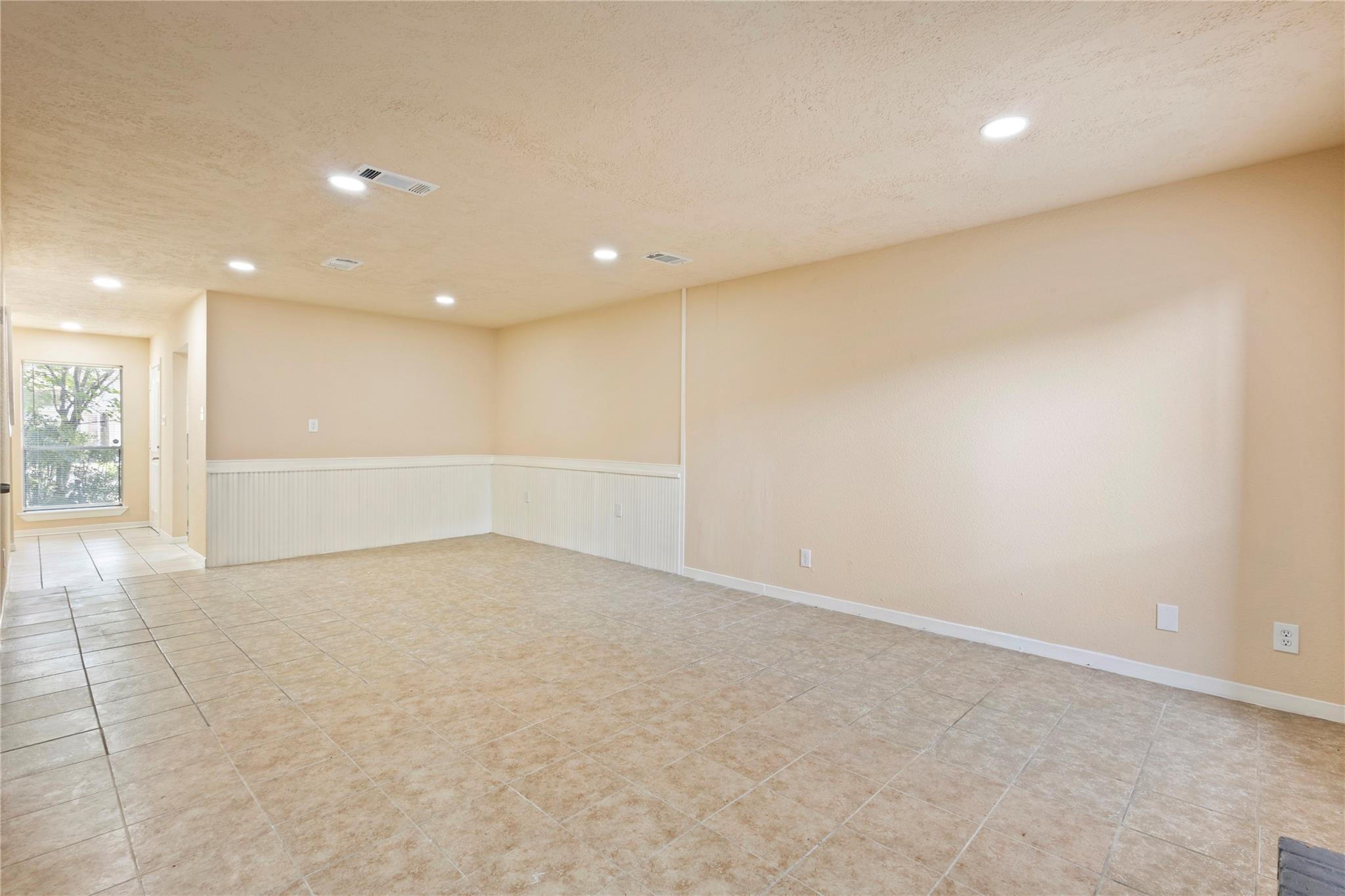 5921 Arncliffe Drive 5921 Property Photo 9