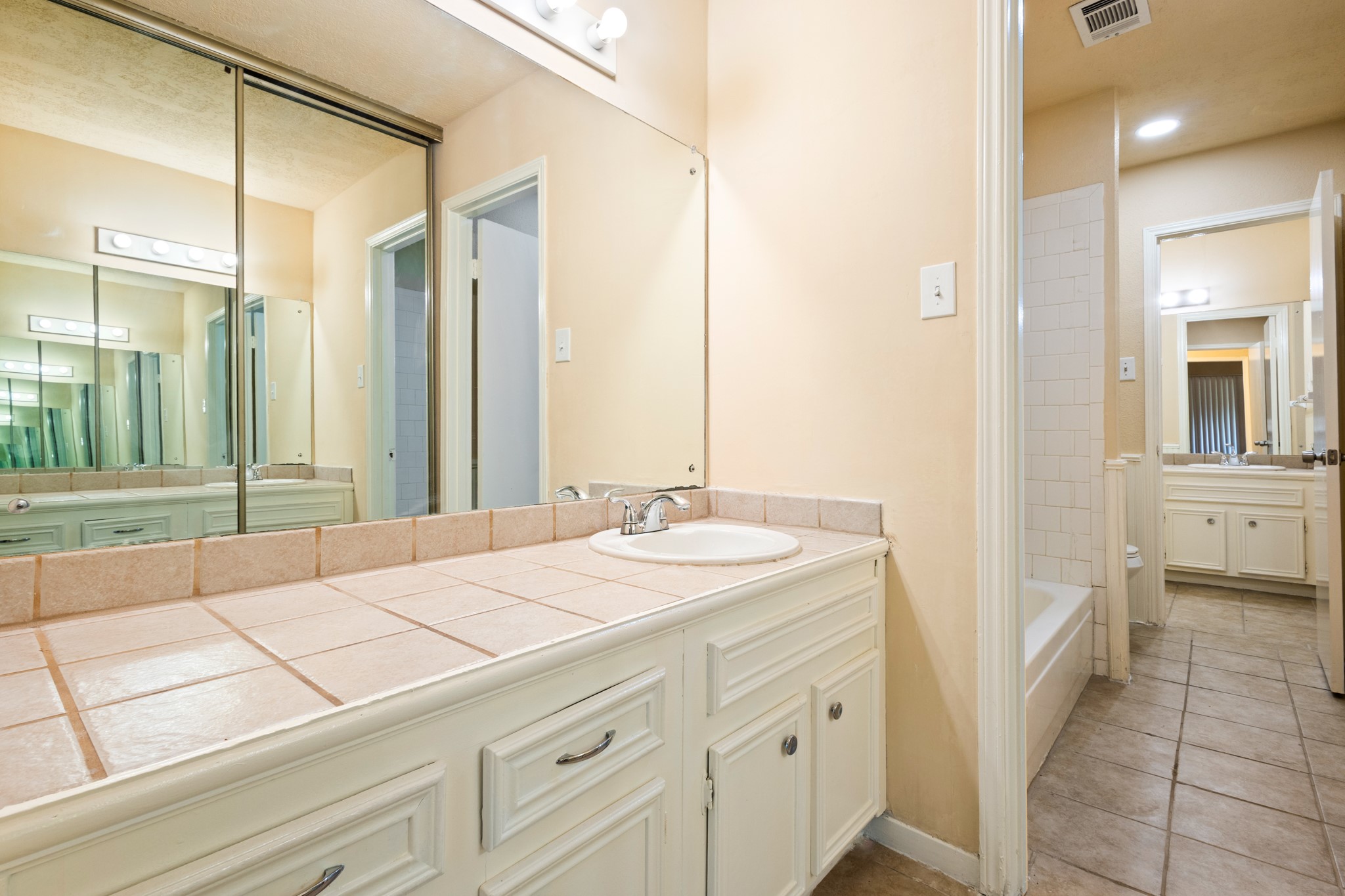 5921 Arncliffe Drive 5921 Property Photo 14