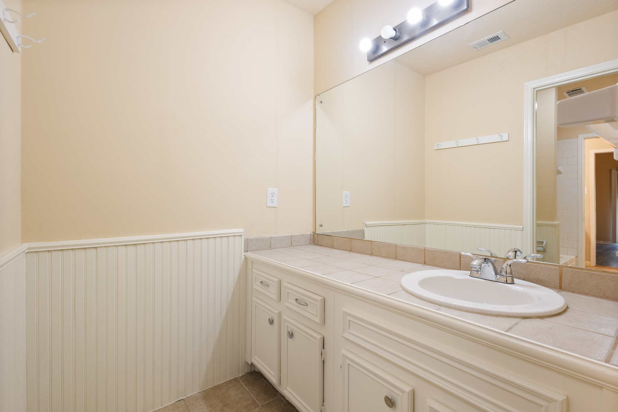 5921 Arncliffe Drive 5921 Property Photo 15