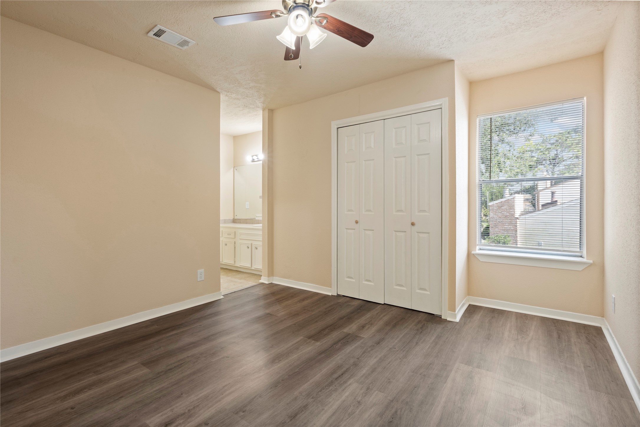 5921 Arncliffe Drive 5921 Property Photo 17