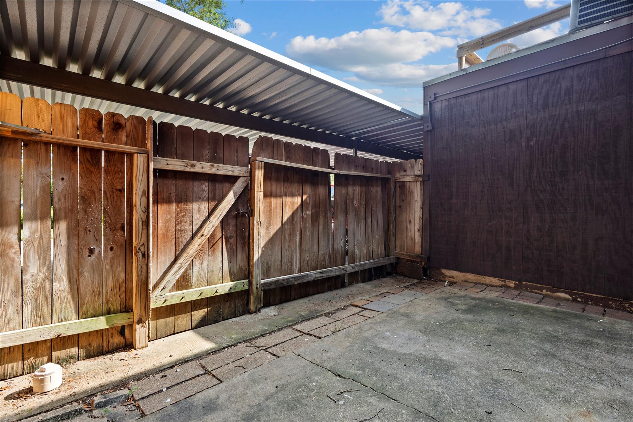 5921 Arncliffe Drive 5921 Property Photo 22