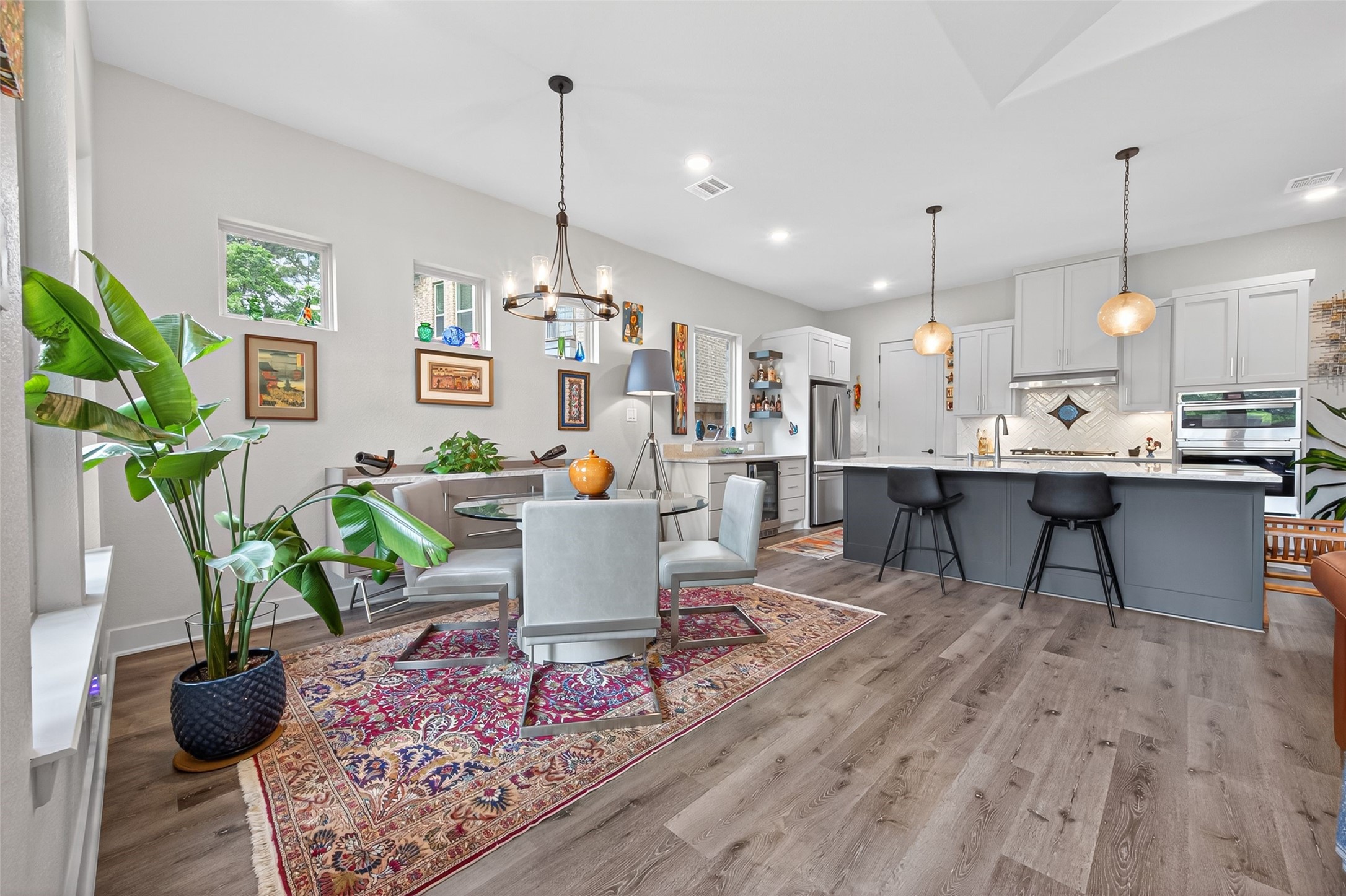 9979 Pebble Glen Drive Property Photo 10