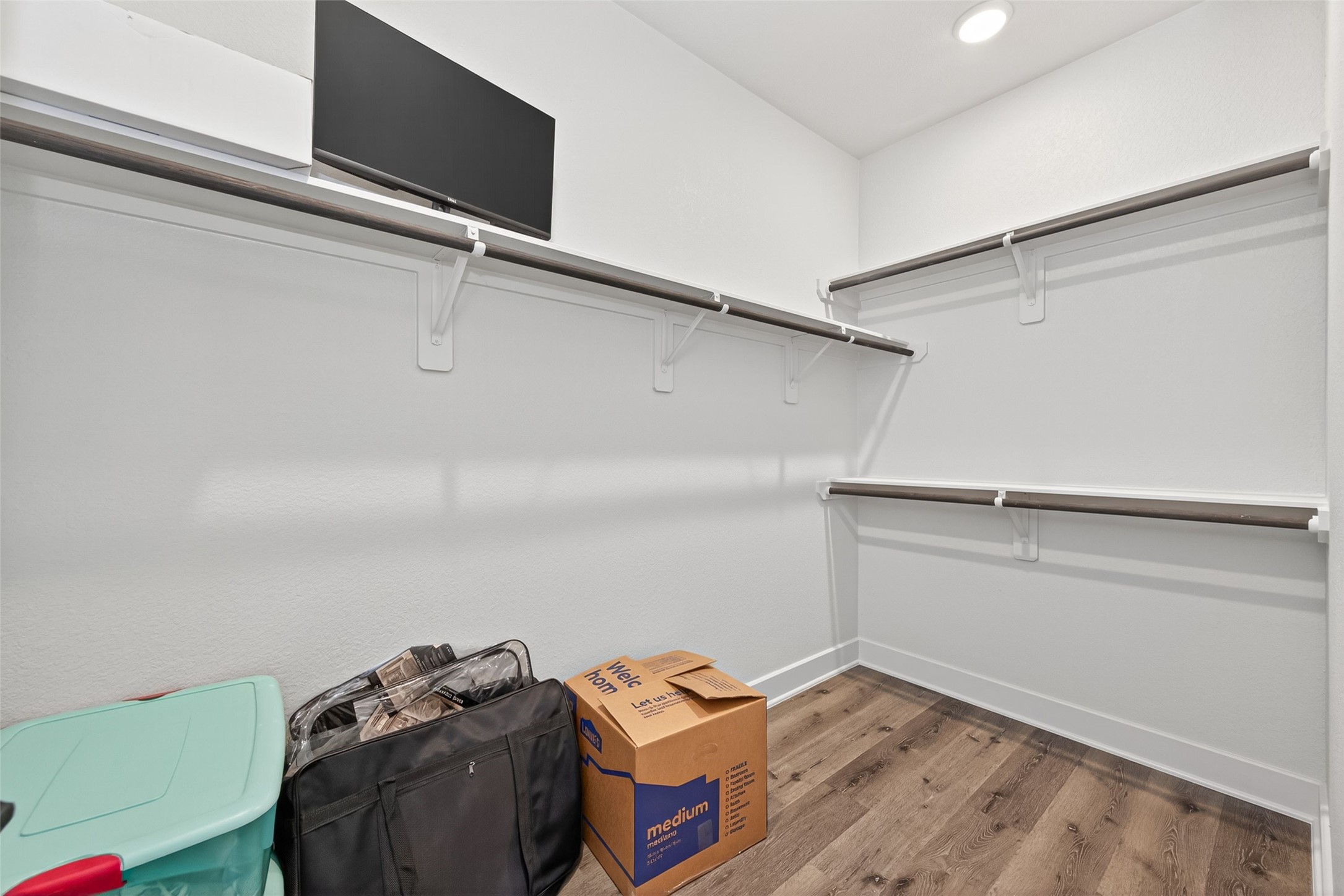9979 Pebble Glen Drive Property Photo 17