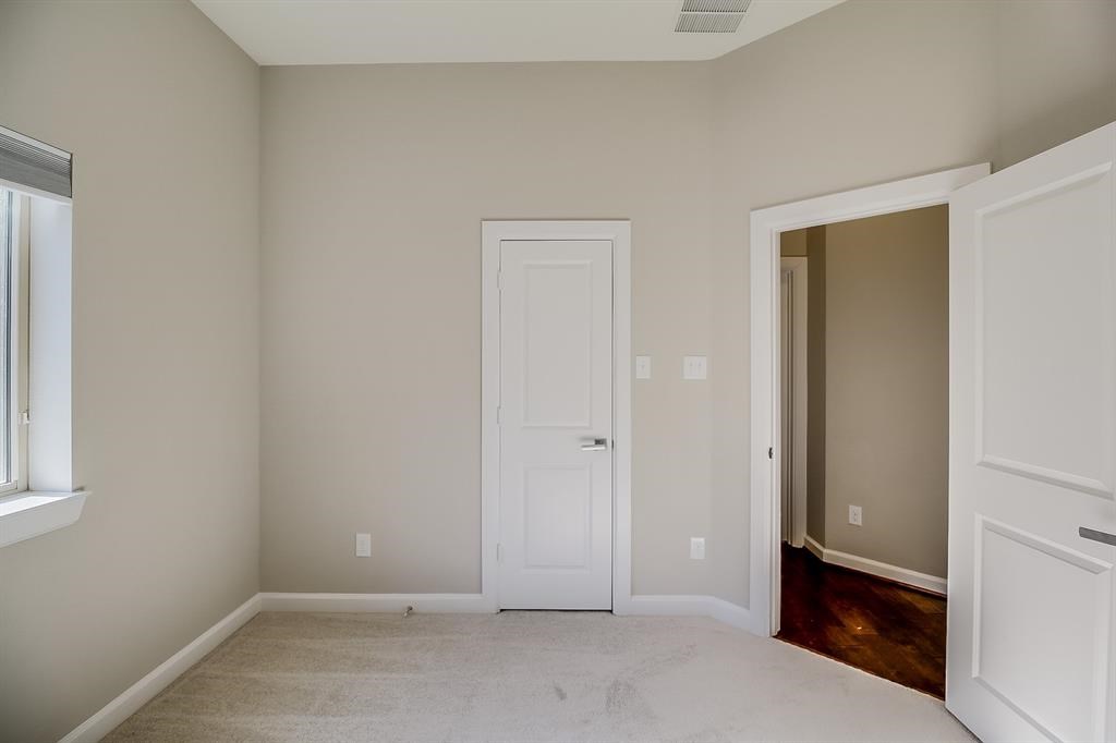 17106 Rainier Creek Drive Property Photo 15