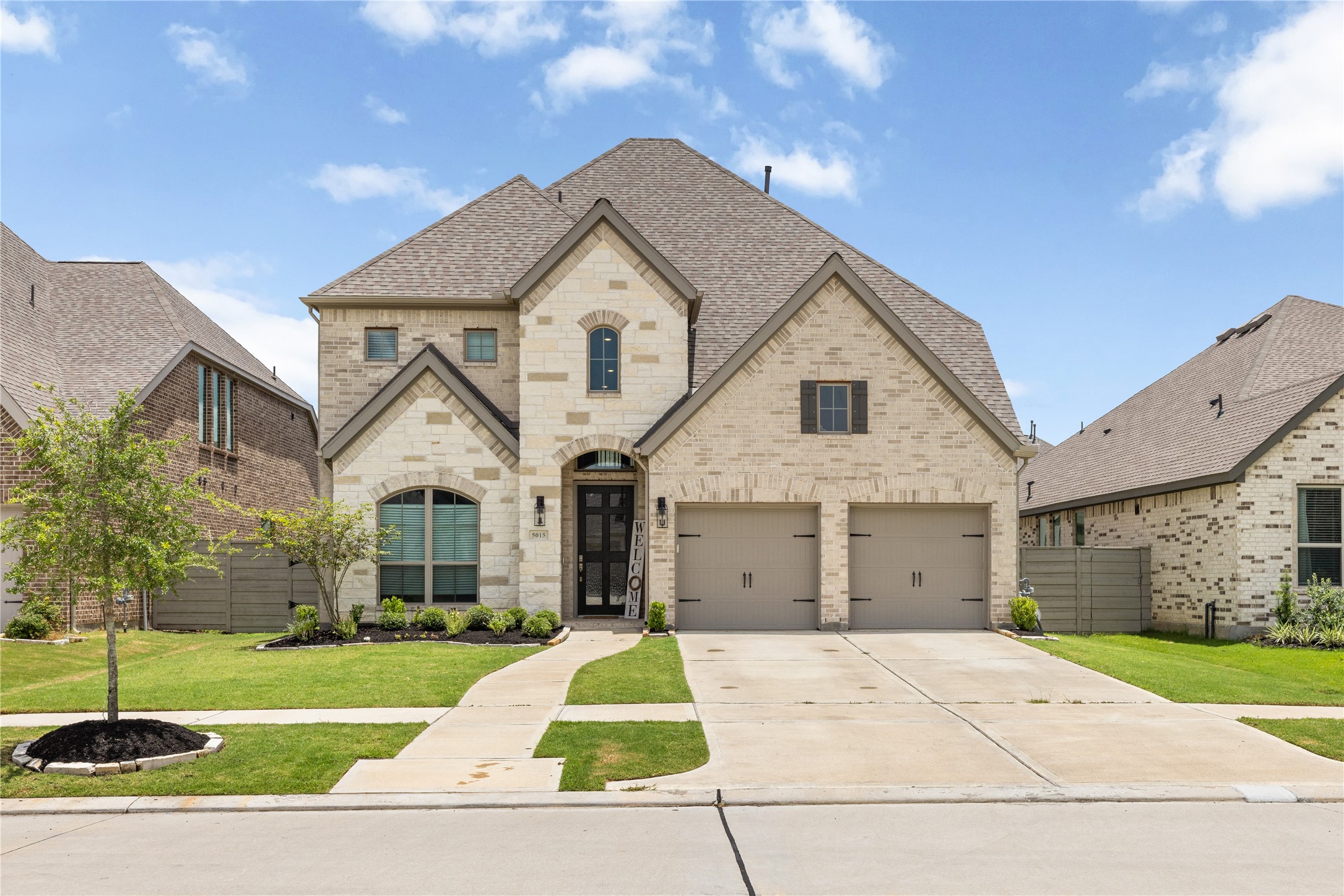 5015 Walnut Grove Lane Property Photo