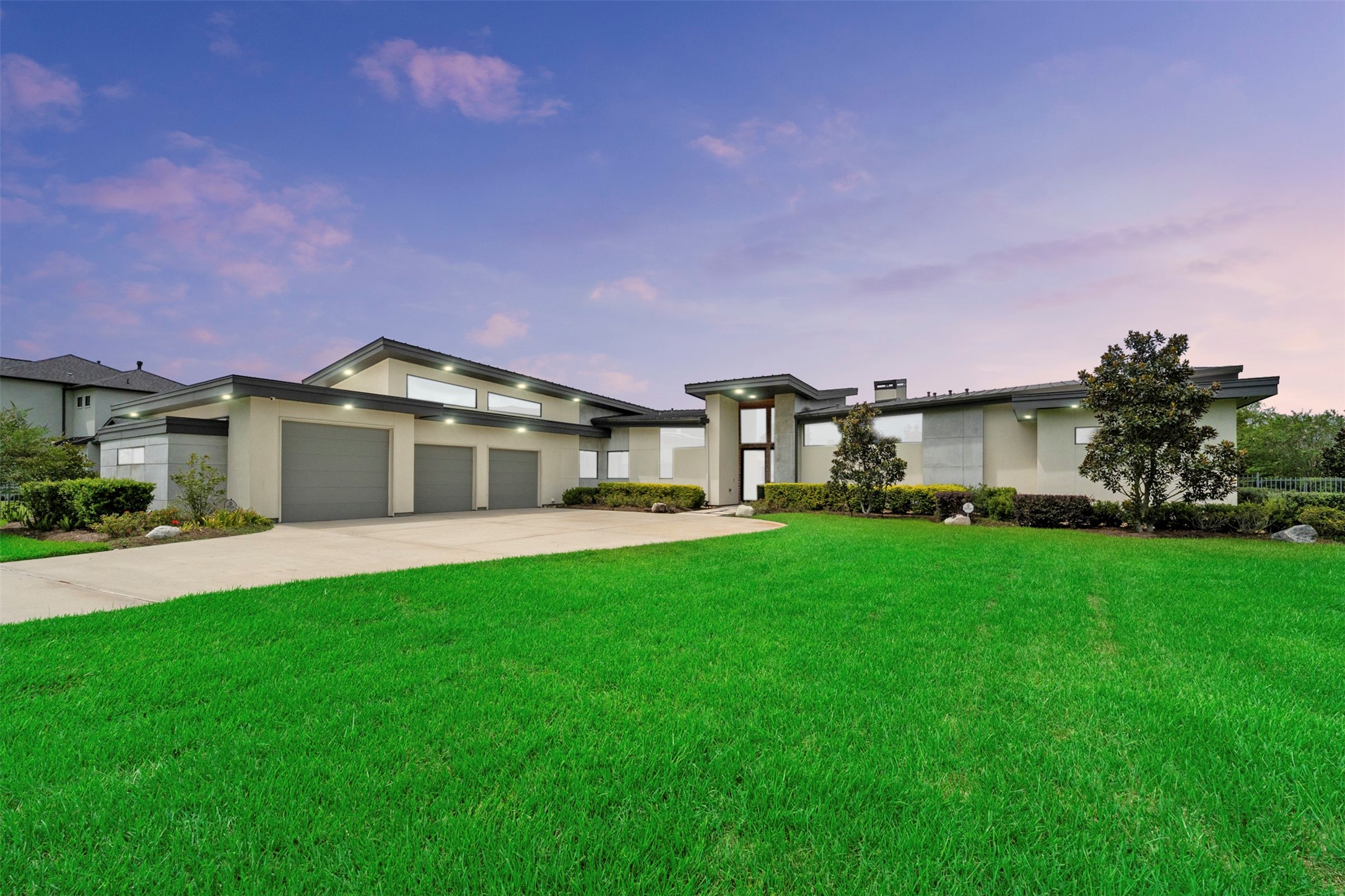 3932 Windsor Mist Lane Property Photo 1